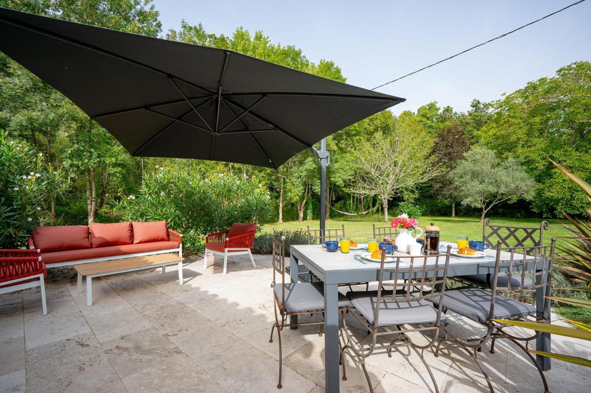 Le Bon Ami Villa Fronsac  ภายนอก รูปภาพ