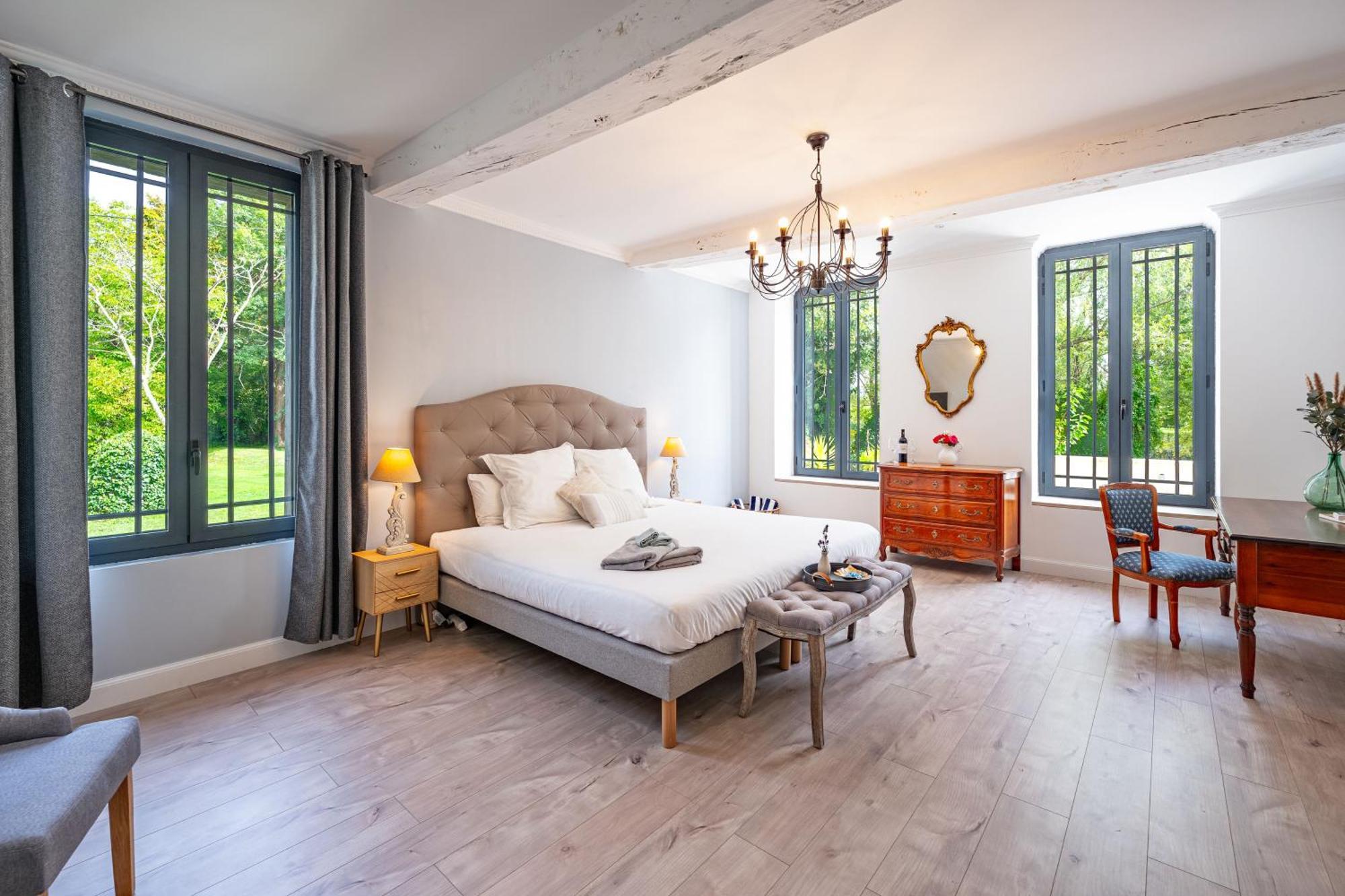 Le Bon Ami Villa Fronsac  ภายนอก รูปภาพ