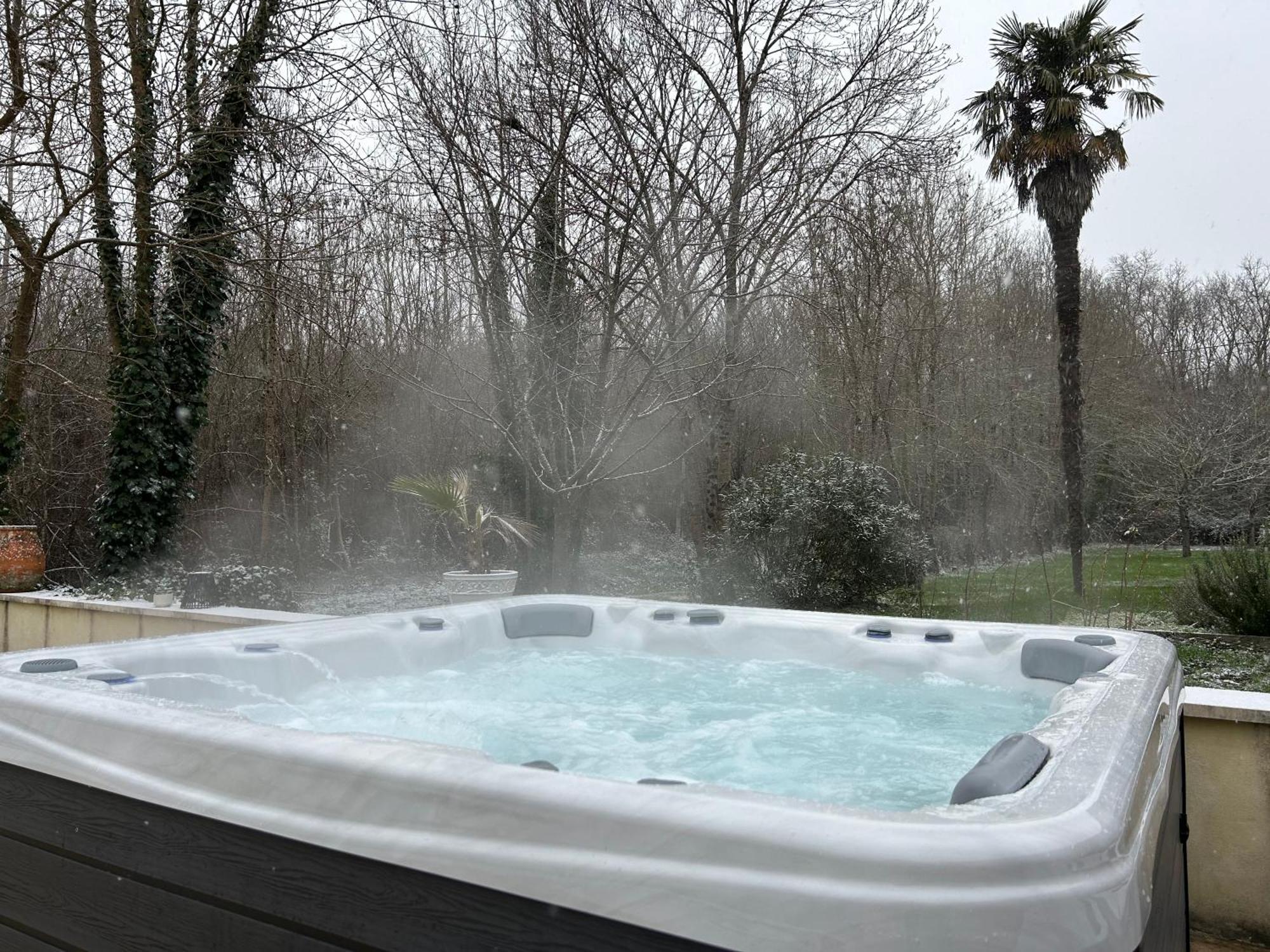 Le Bon Ami Villa Fronsac  ภายนอก รูปภาพ