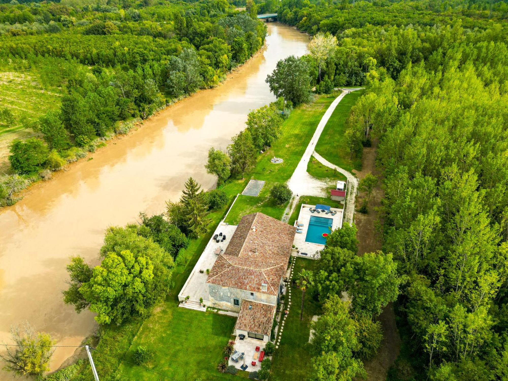 Le Bon Ami Villa Fronsac  ภายนอก รูปภาพ