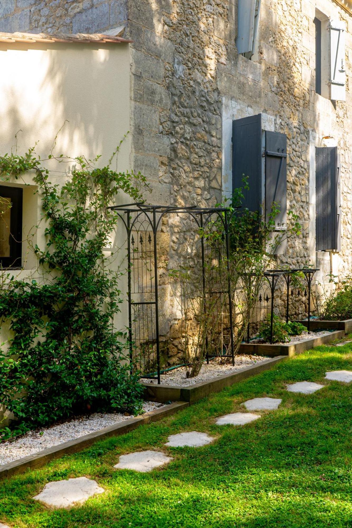 Le Bon Ami Villa Fronsac  ภายนอก รูปภาพ
